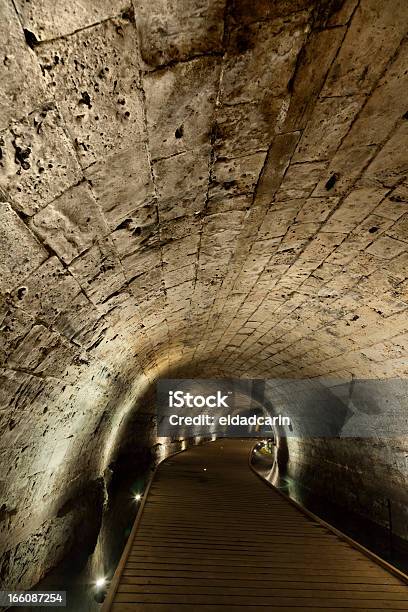 Templar Túnel En Acco Foto de stock y más banco de imágenes de Acco - Acco, Alrededor del siglo XIII, Antiguo