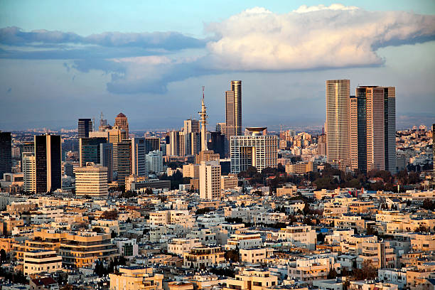 テルアビブのダウンタウンの街並み - tel aviv ストックフォトと画像