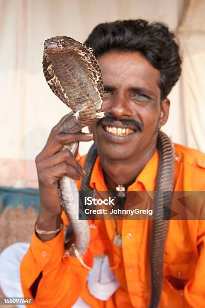 Cobra Schlangenbeschwörer Indien Stockfoto und mehr Bilder von 20-24 Jahre - 20-24 Jahre, Asiatischer und Indischer Abstammung, Asien