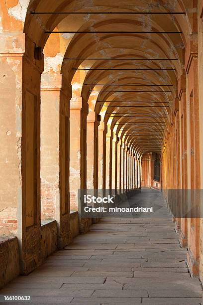 San Luca De Jogos Em Bolonha Itália - Fotografias de stock e mais imagens de Abstrato - Abstrato, Amarelo, Arcada