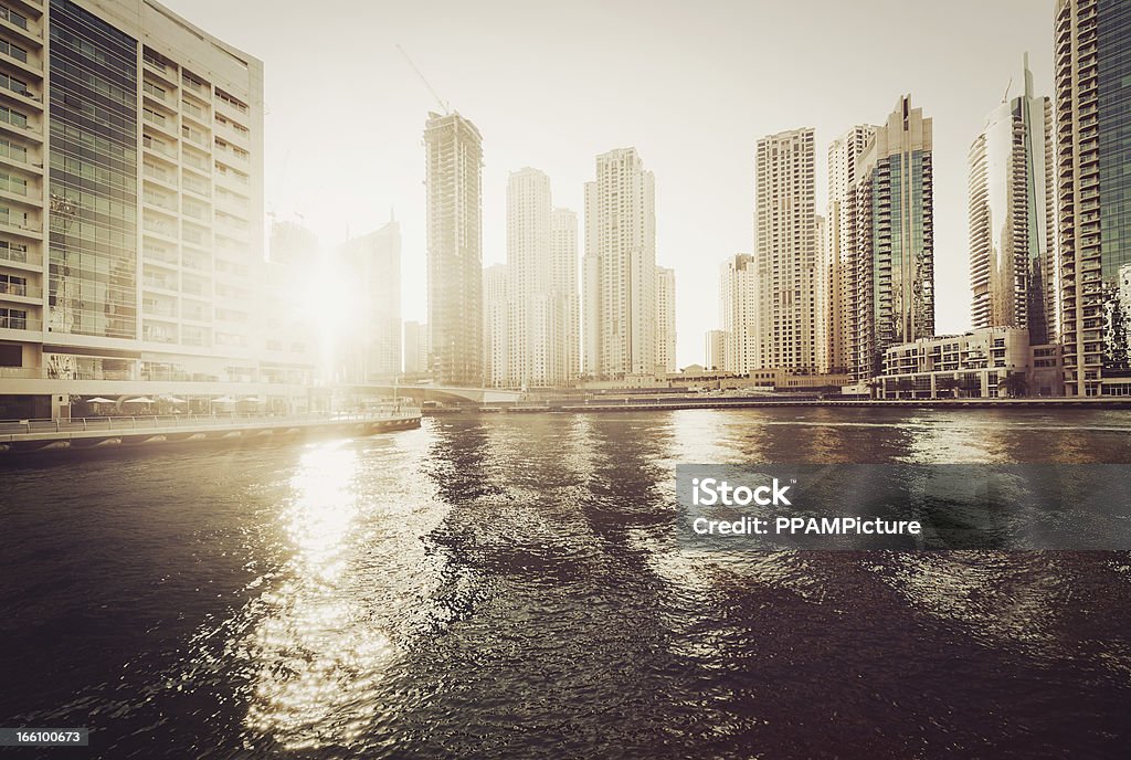 Dubai Marina al tramonto di luce - Foto stock royalty-free di Ambientazione esterna