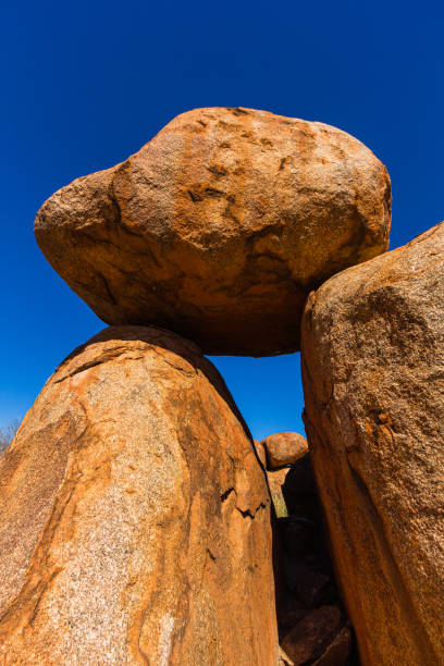 istock Well-balanced Devil's Marble rock in the Northern Territory, Australia 1661013367