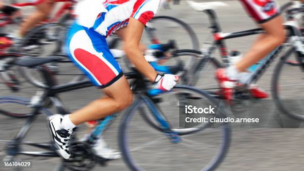 Ciclismo - Fotografie stock e altre immagini di Ciclismo - Ciclismo, Competizione, Composizione orizzontale