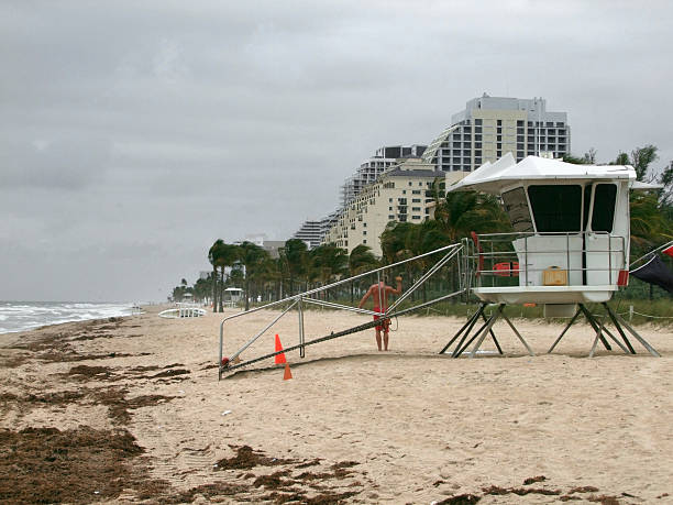 フォートローダーデール周辺 - fort lauderdale florida beach lifeguard ストックフォトと画像