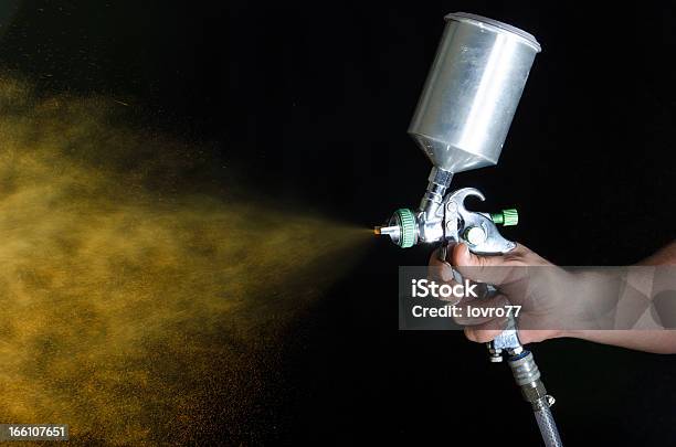 Pulverize A Arma Na Mão - Fotografias de stock e mais imagens de Spray de Tinta - Spray de Tinta, Indústria, Fábrica