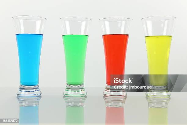 Kolory - zdjęcia stockowe i więcej obrazów Alkohol - napój - Alkohol - napój, Bez ludzi, Biały