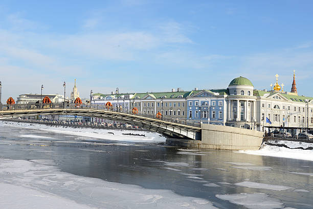 istock Vodootvodny Canal and  Luzhkov Bridge 166115331