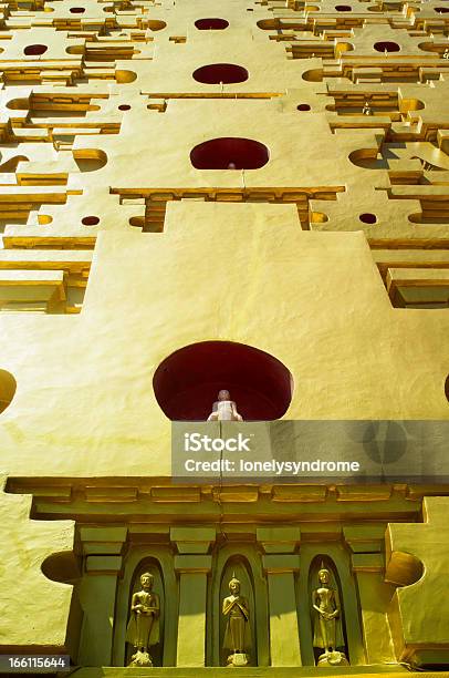 Foto de Parede De Buda e mais fotos de stock de Amarelo - Amarelo, Antigo, Antiguidade