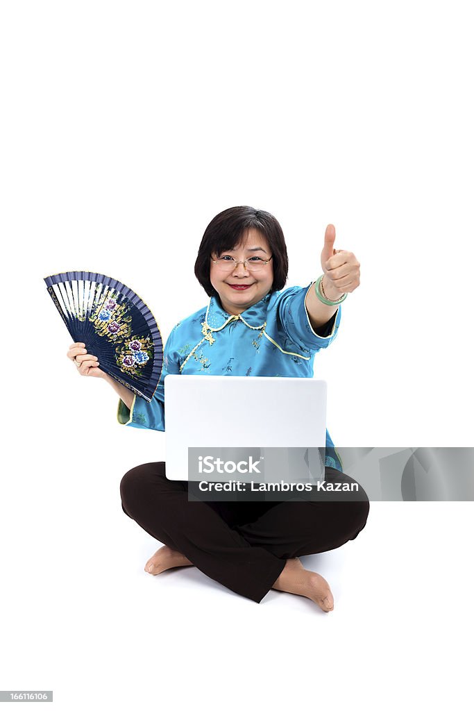 Mulher com o laptop, chinês tradicional e sucesso - Foto de stock de Adulto royalty-free