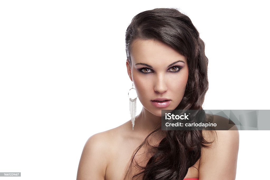 brunette com Cabelos longos brincos de prata - Foto de stock de Adulto royalty-free