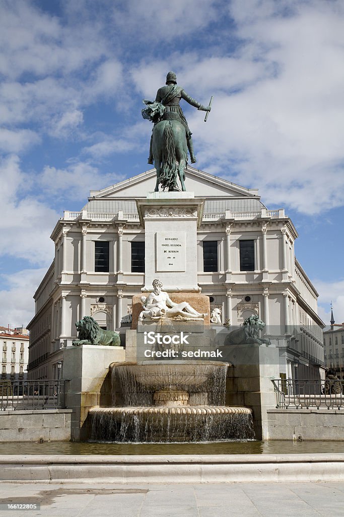 Madrid-Re Filippo IV di Spagna memorial e Opera - Foto stock royalty-free di Fontana - Struttura costruita dall'uomo