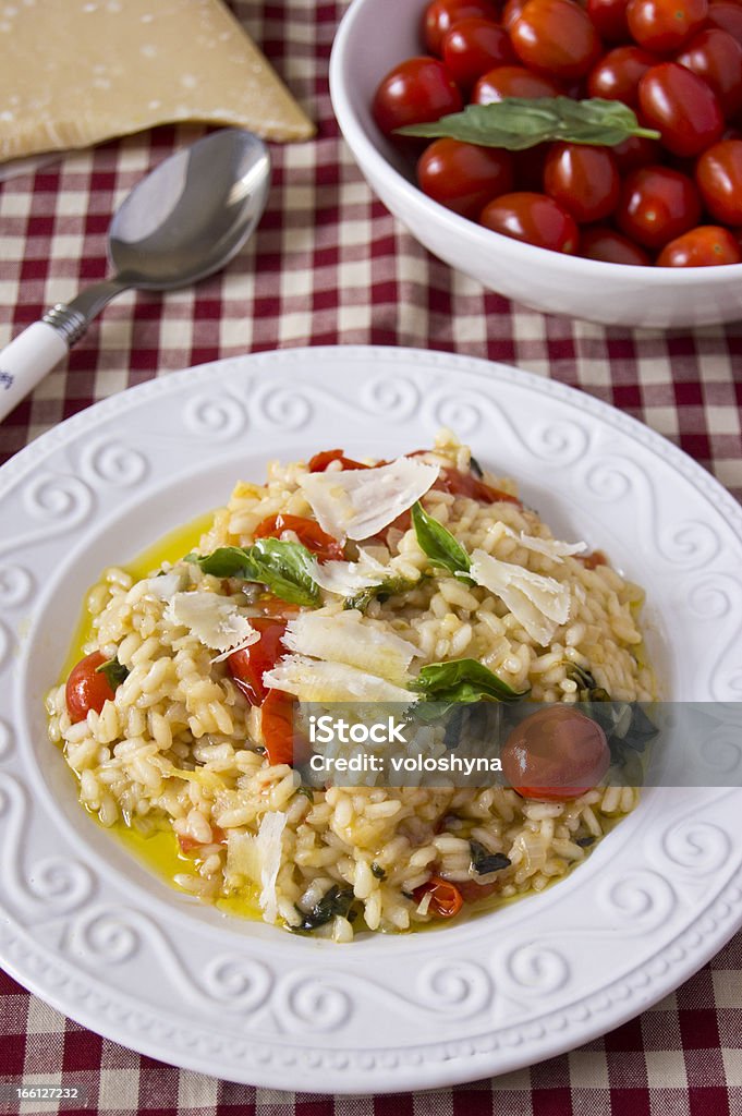 Risotto z pomidorów i Bazylia - Zbiór zdjęć royalty-free (Bazylia)
