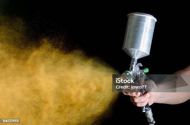 Spray Pistola In Mano - Fotografie stock e altre immagini di Verniciatore a spruzzo - Verniciatore a spruzzo, Compressore di gas, Dipingere