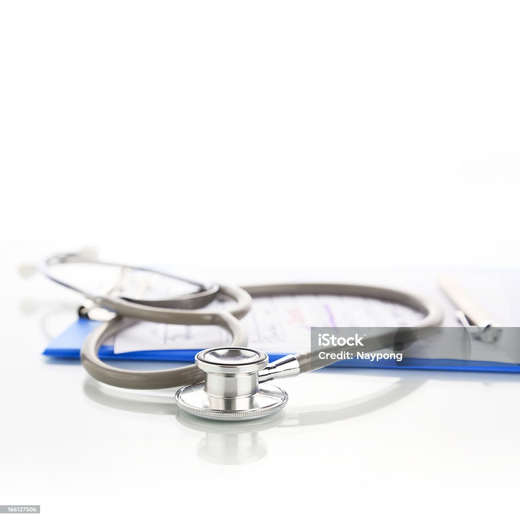 Stetoskop w niebieskim medycznych schowka - Zbiór zdjęć royalty-free (Akta)