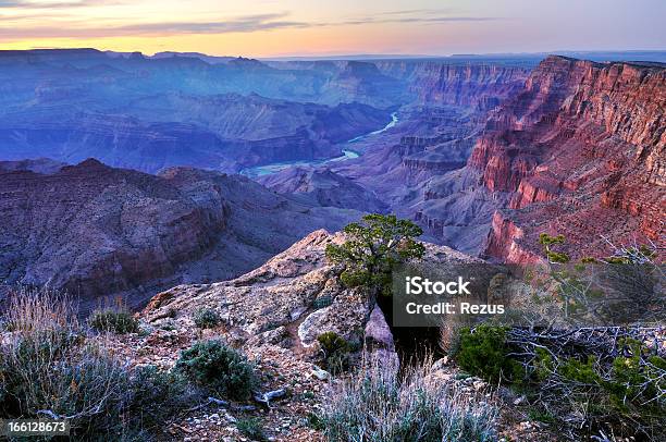 Crepuscolo Paesaggio Del Parco Nazionale Del Grand Canyon - Fotografie stock e altre immagini di Alba - Crepuscolo
