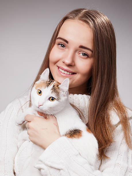 istock girl with cat 166128828