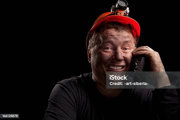 Retrato De Um Sorridente Mineiro - Fotografias de stock e mais imagens de Adulto - Adulto, Adulto maduro, Capacete