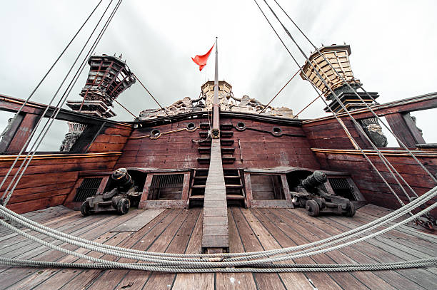 dettaglio del galeone nave nettuno - antique ship foto e immagini stock