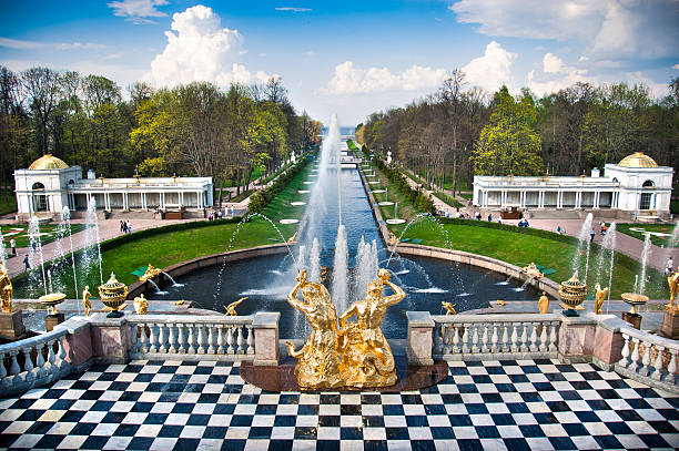 фонтан дворцово в - санкт петербург стоковые фото и изображения