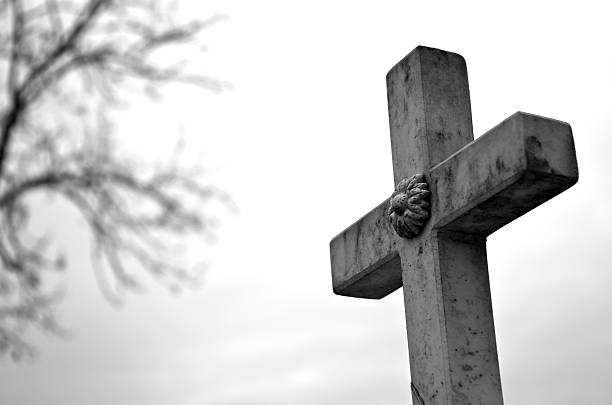 istock Vintage Tombstone Cross 166134954