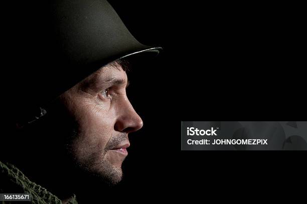 Soldado Com Ppst - Fotografias de stock e mais imagens de Cansado - Cansado, Exército Americano, Fundo Preto