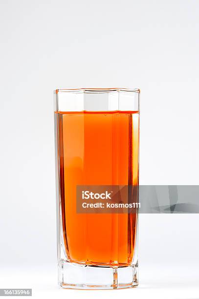 Vetro Rosso Con Un Drink - Fotografie stock e altre immagini di Alimentazione sana - Alimentazione sana, Bagnato, Bere