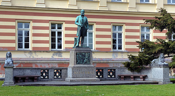 istock Monument to the german chemist August Kekule in Bonn, Germany 166136057