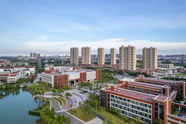 vista aerea di moderni edifici residenziali urbani - art museum art university entertainment foto e immagini stock