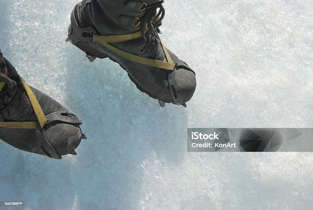 Sapatos com travas no gelo - Foto de stock de Alpes do sul da Nova Zelândia royalty-free