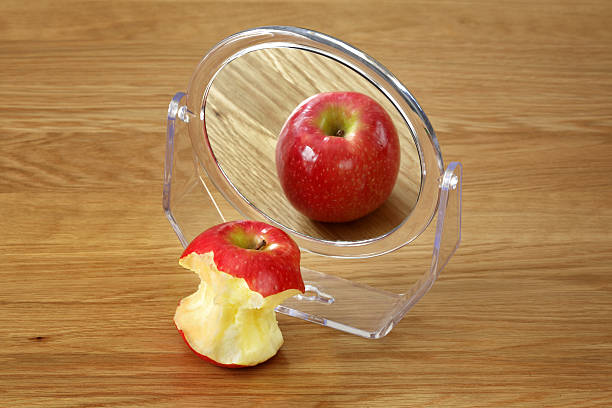 desordem alimentar - apple fruit surreal bizarre imagens e fotografias de stock