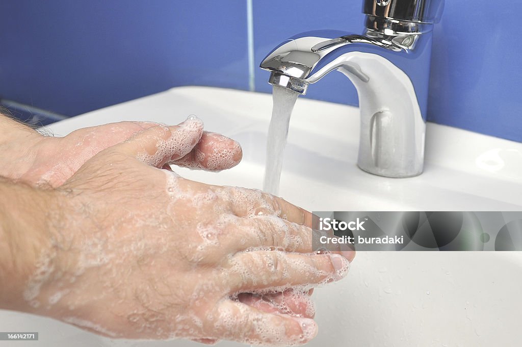 Lavado de manos - Foto de stock de Agua libre de derechos