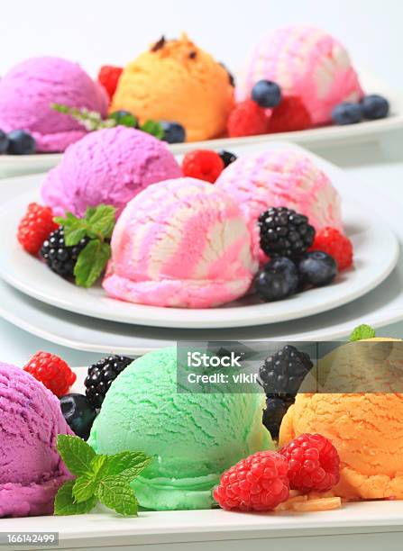 Gelato Assortiti - Fotografie stock e altre immagini di Arancione - Arancione, Cibi surgelati, Colore verde