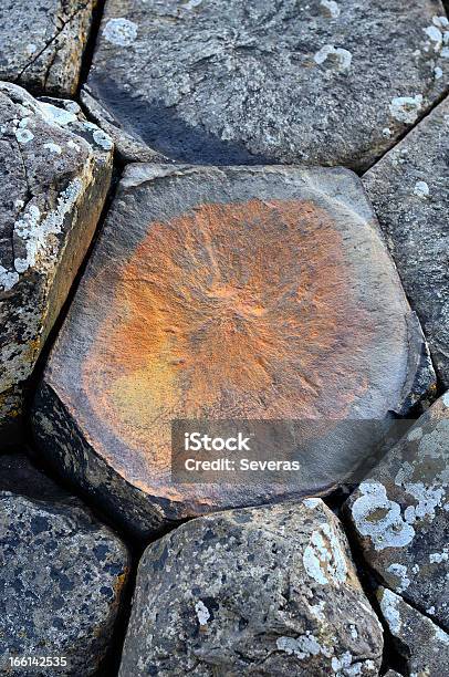 Close Up View Of Giants Causeway Stockfoto und mehr Bilder von Anfang - Anfang, Basalt, Berg