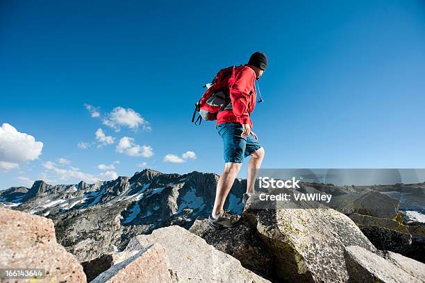 Edge Stockfoto und mehr Bilder von Abgeschiedenheit - Abgeschiedenheit, Aktiver Lebensstil, Aktivitäten und Sport