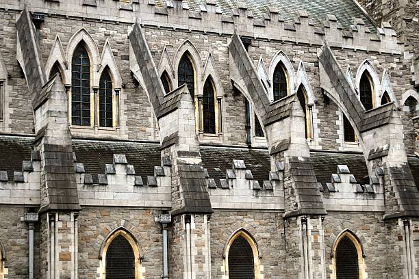 летая поддерживают, christ church собор, дублин - christ church cathedral стоковые фото и изображения