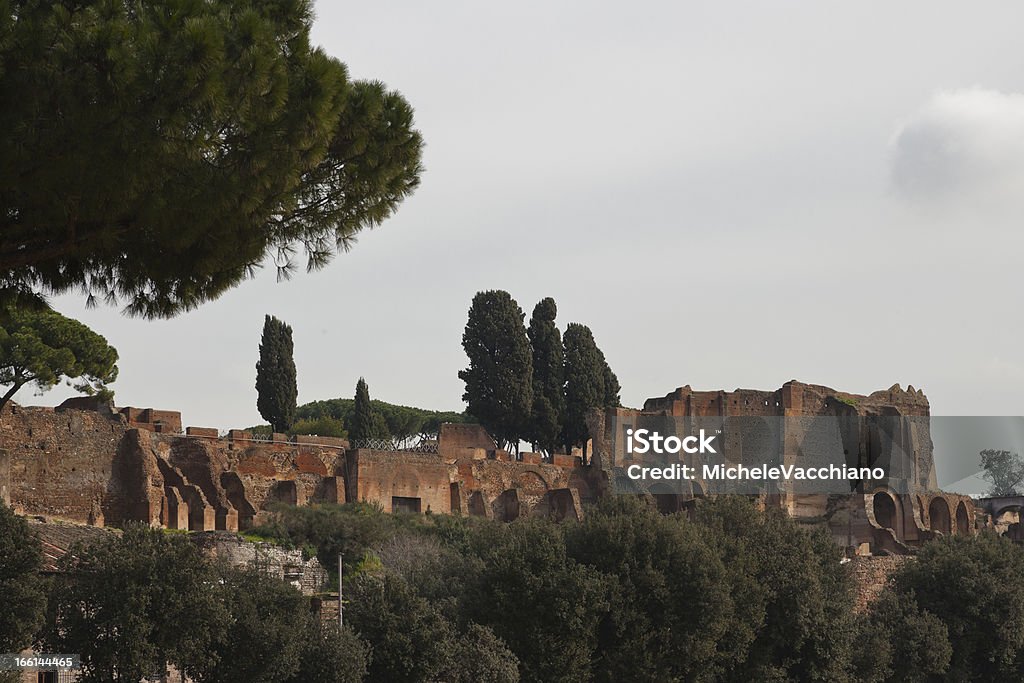Itália. Roma. Palatine Hill, com ruínas do palácio Augustus - Foto de stock de Augusto César royalty-free