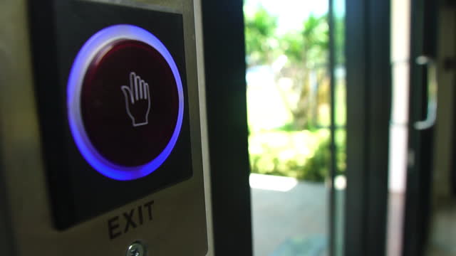 Close and open the door by wirelessly scanning the homeowner's hand, a smart home technology