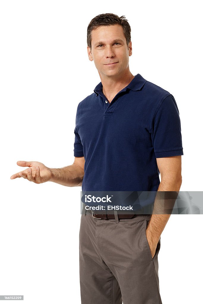 Casual Uomo d'affari mostrando gesti isolato su sfondo bianco - Foto stock royalty-free di Maglietta polo