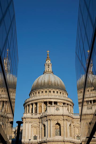 istock Reflections of St Pauls 166154936