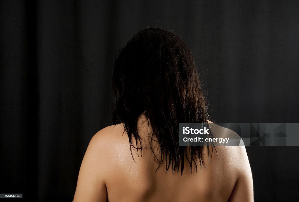 Timide femme - Photo de Cheveux mouillés libre de droits