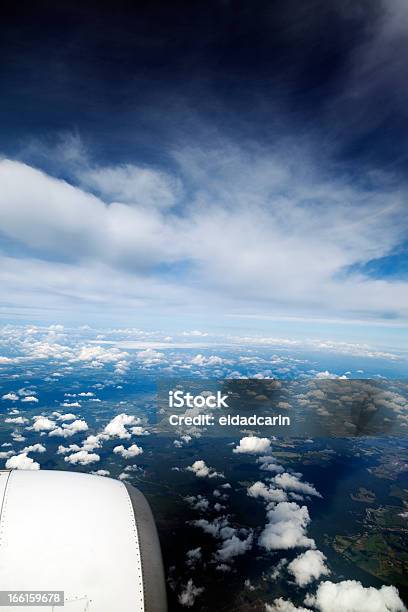 Jet In Volo - Fotografie stock e altre immagini di A mezz'aria - A mezz'aria, Aereo di linea, Aeroplano