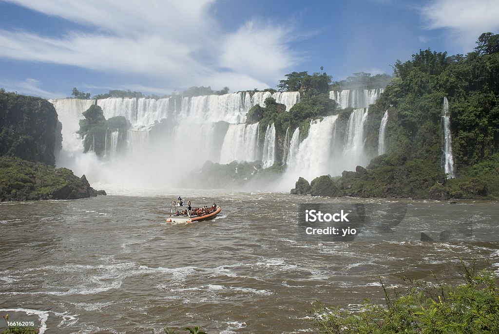 Boat Near Iguassu Falls - Foto de stock de Cataratas del Iguazú libre de derechos