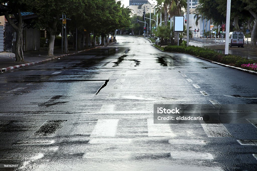 Inverno rua vazia Wet - Foto de stock de Alagado - Molhado royalty-free