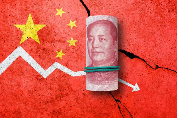 Flag of China painted on a cracked wall. Chinese real estate and debt crisis. Economic crisis Flag of China painted on a cracked wall. Chinese real estate and debt crisis. Economic crisis xi jinping stock pictures, royalty-free photos & images