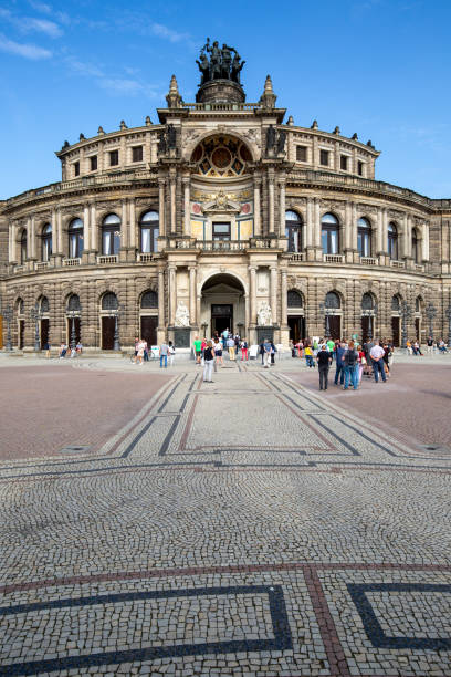 semperoper, famous opera house located on theatre square, dresden, germany - opera house semper opera house statue theaterplatz imagens e fotografias de stock