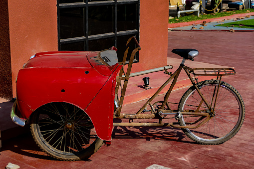 bicycle in front of old house, beautiful photo digital picture