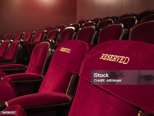 Teatro Para Reservar Foto de stock y más banco de imágenes de Señal de reservado - Señal de reservado, Asiento, Primera fila