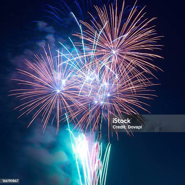 Bunte Feuerwerk Stockfoto und mehr Bilder von Abstrakt - Abstrakt, Blau, Bunt - Farbton