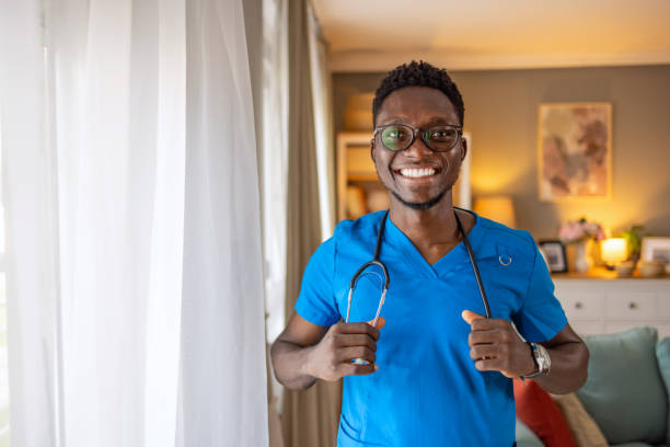 istock A male nurse at home visit. 1661976702