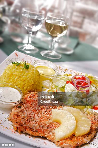 Gegrilltes Hühnchen Stockfoto und mehr Bilder von Brotsorte - Brotsorte, Entbeintes Fleisch, Fleisch